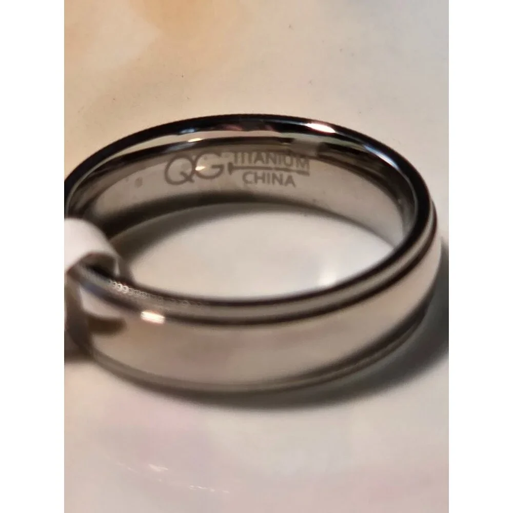 Chisel Titanium Grooved and Beaded Edge 6mm‎ Polished Band, Finger Size 9.5